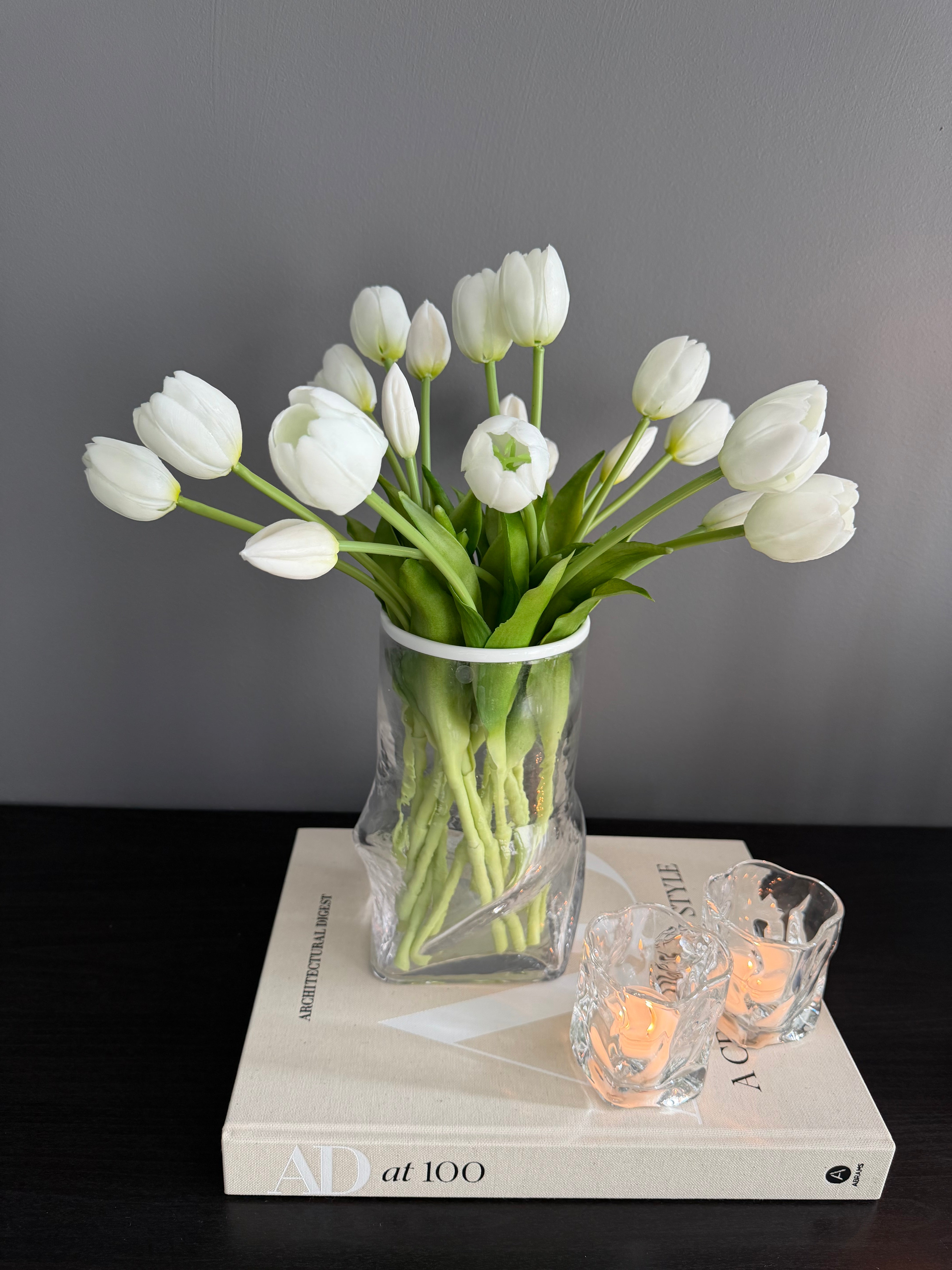 Ellen Vase