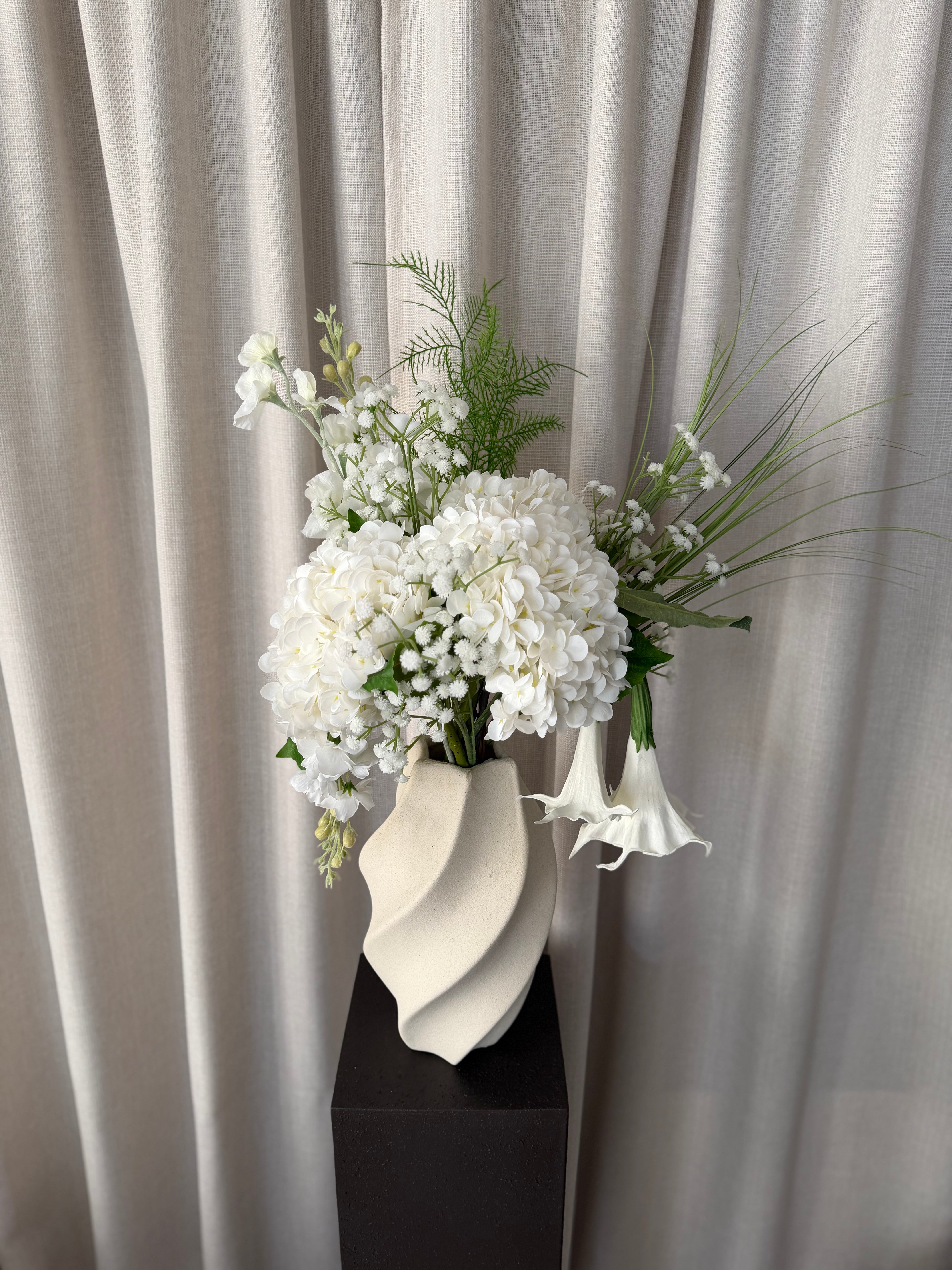 White Santorini bouquet