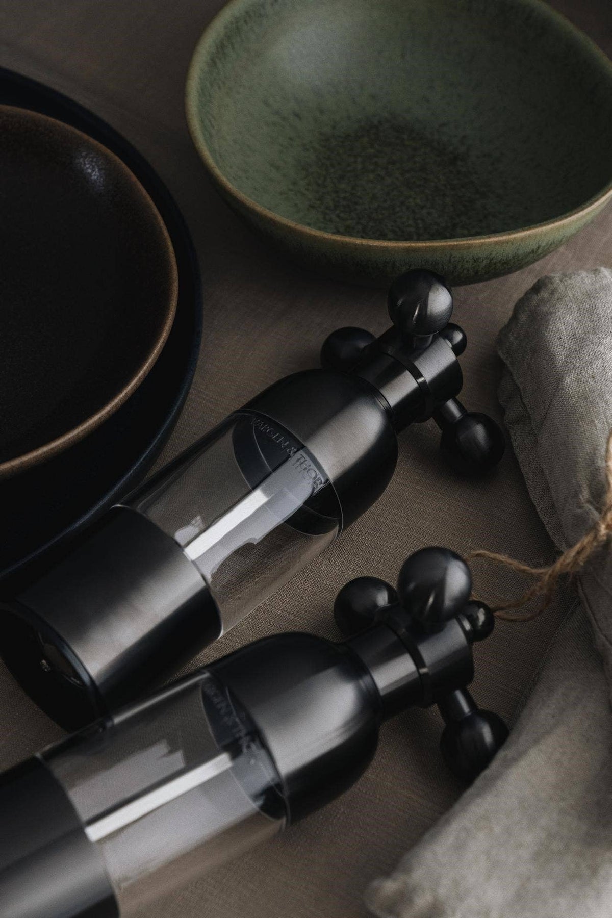 AXIA Salt & Pepper Mill Set, (Matt black)