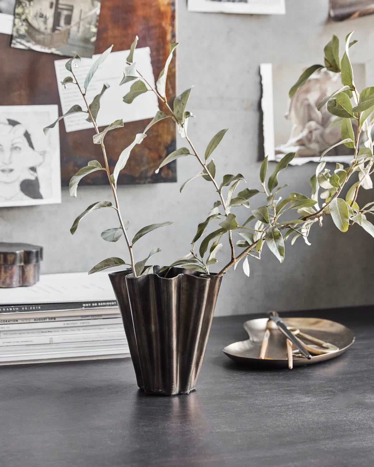 Vase Modest Waves - Antique Brown
