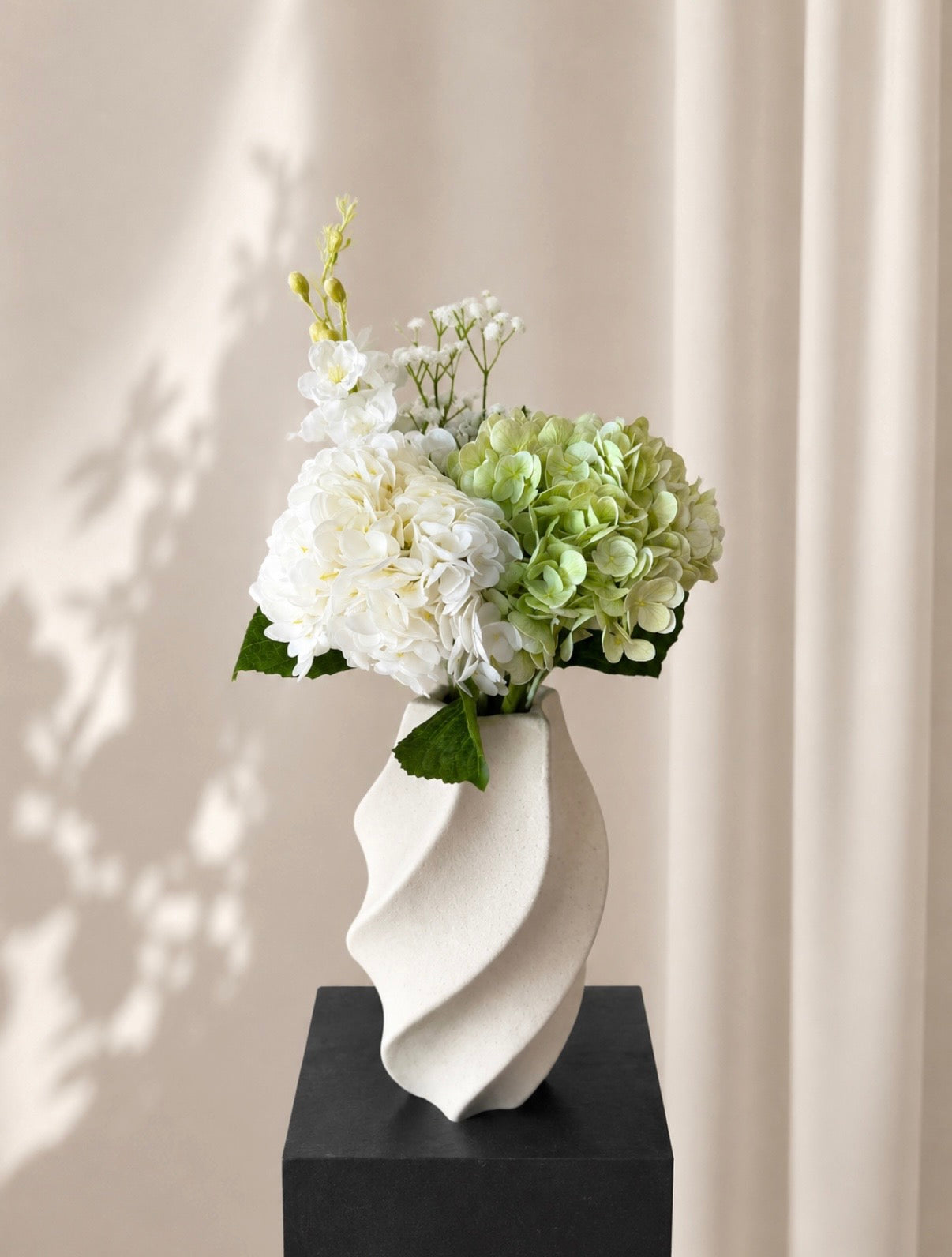 Simplicity White bouquet