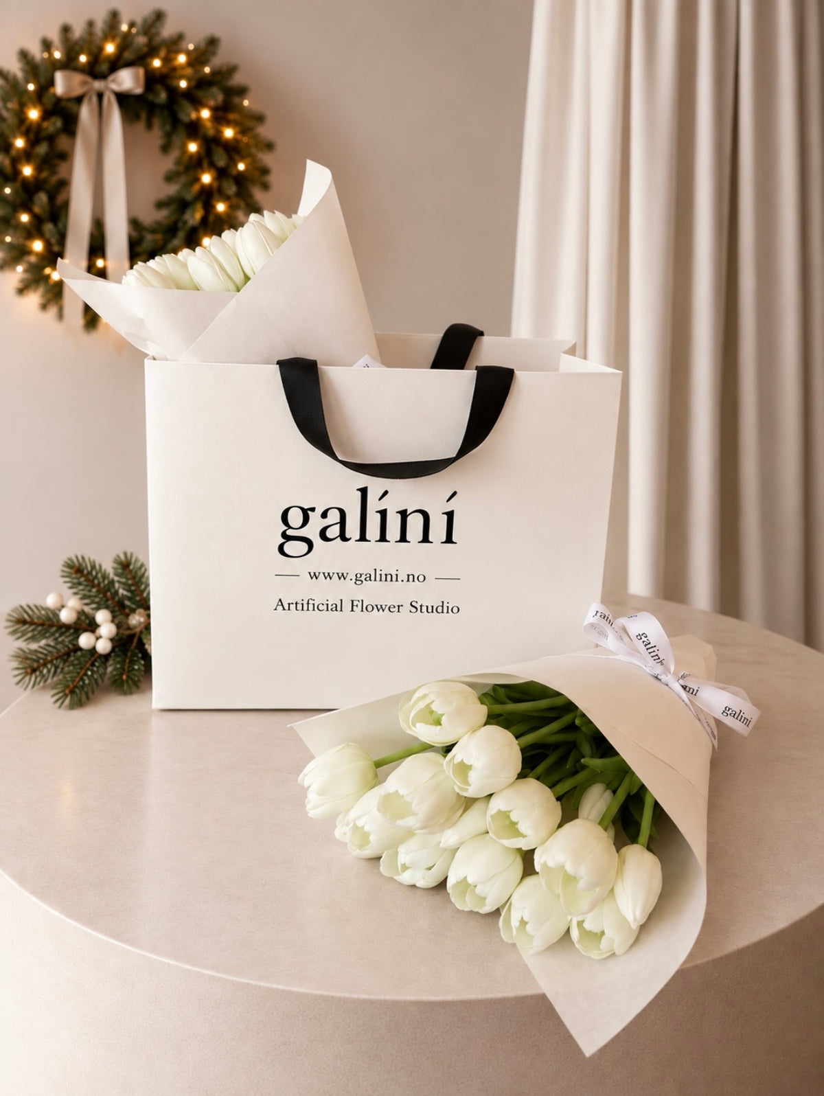 Galini Christmas - hvit tulipanbukett